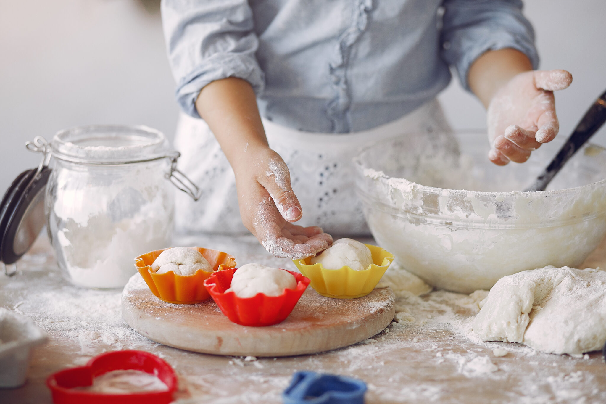 Hands-on professional baking and cake decoration training